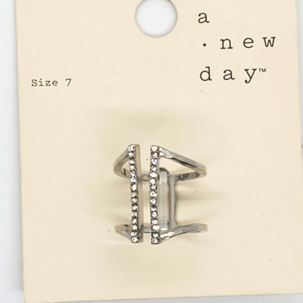 A New Day Costume Ring Size 7 NWT